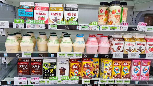 Discounts on items in convenience store in South Korea