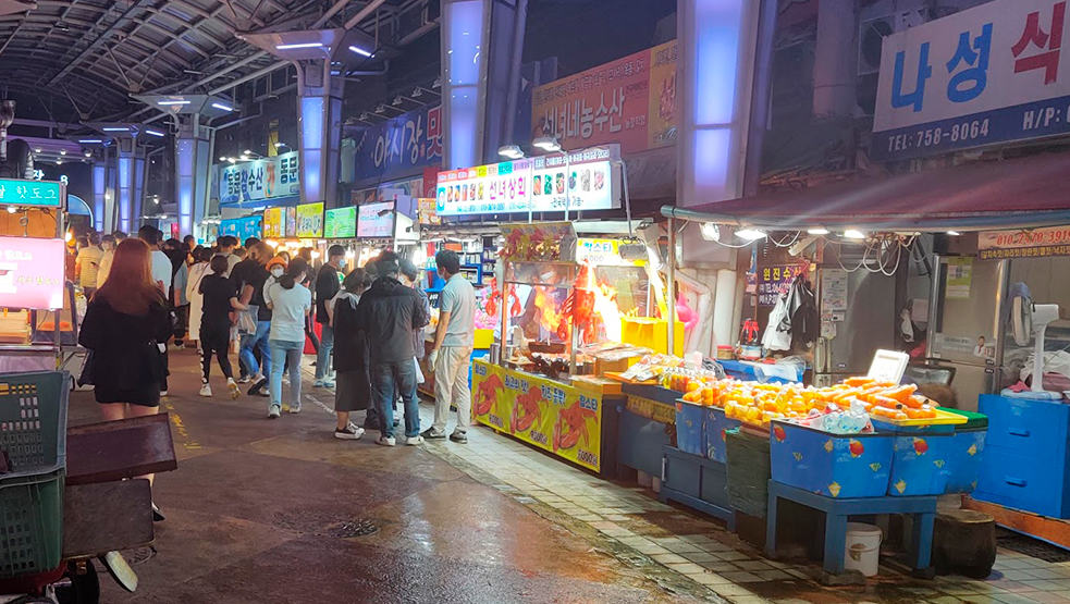 Dongmun Street Food Market at night