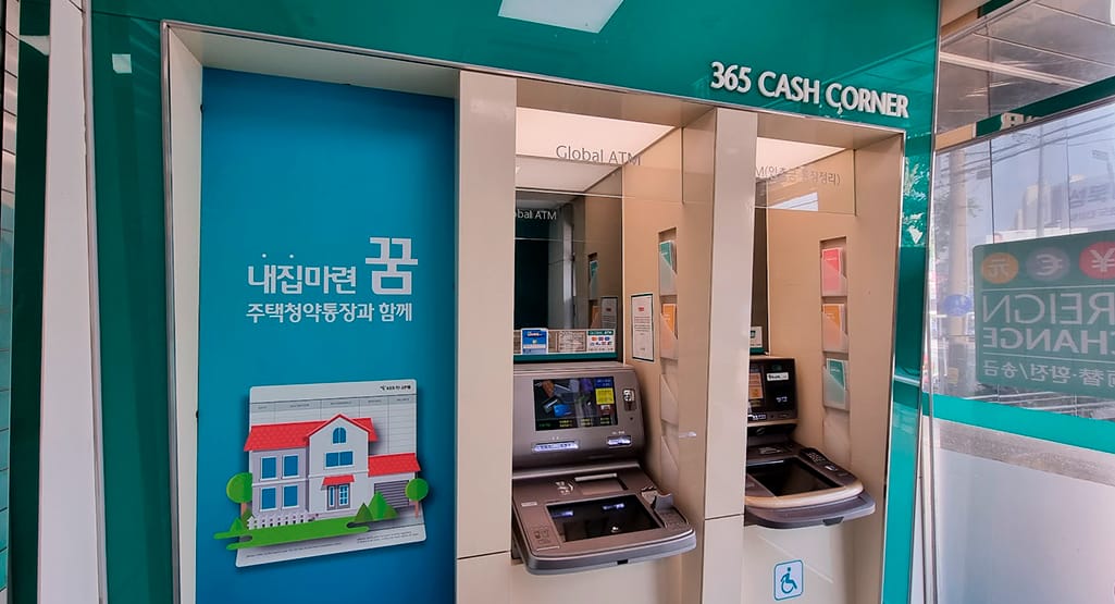 Global ATM for cash withdrawals in Hana Bank South Korea