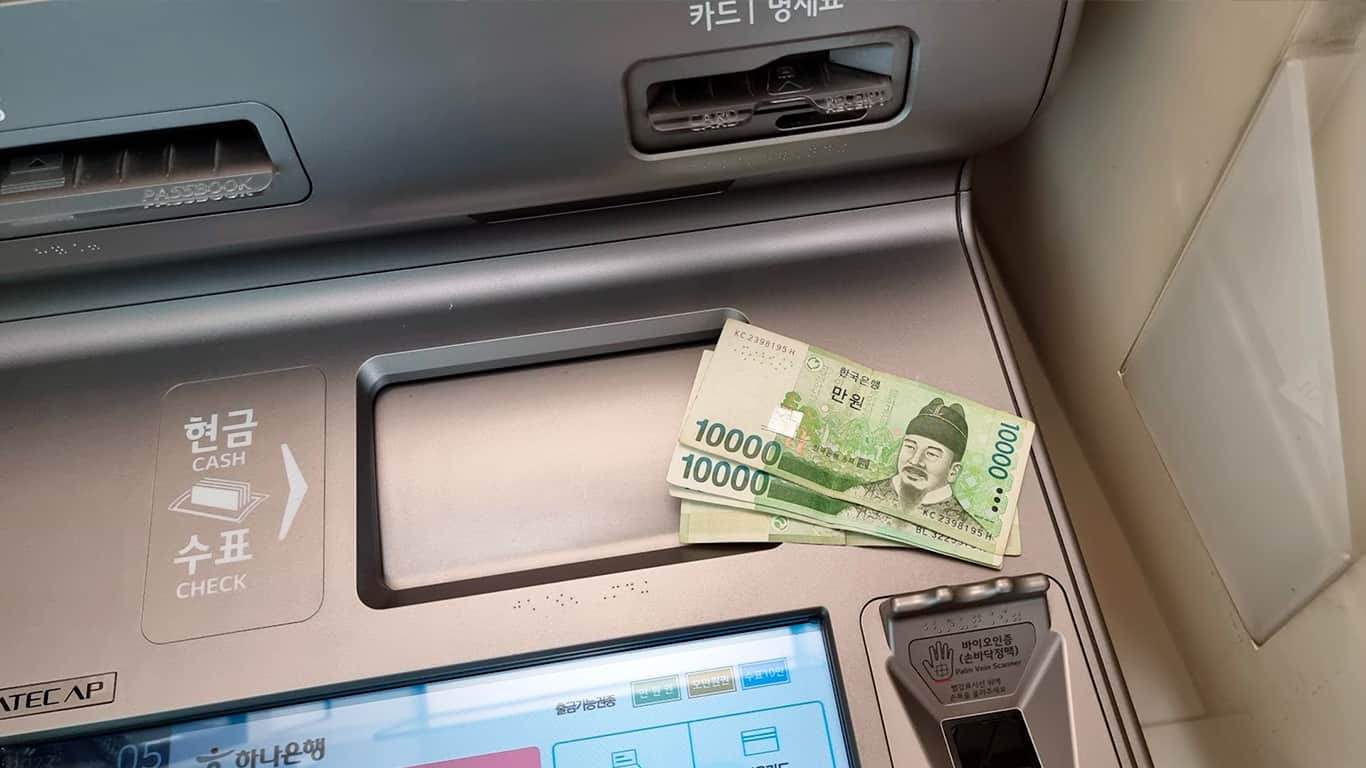 You are currently viewing Where to Pull Out Cash in South Korea With a Foreign Card